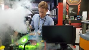 天哪，居然有人把 CPU 超频到 7GHz！（后面发现甚至还有 7.5GHz！）